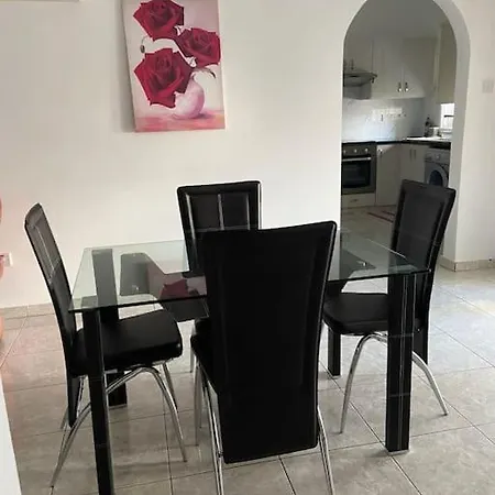 Carisa Holidays Lägenhet Larnaca